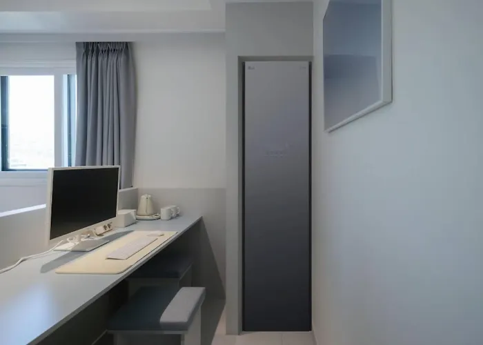 Hotel The M *